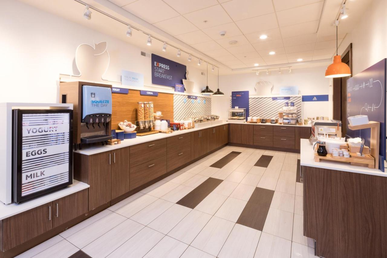 Holiday Inn Express & Suites Alpena - Downtown By Ihg Esterno foto
