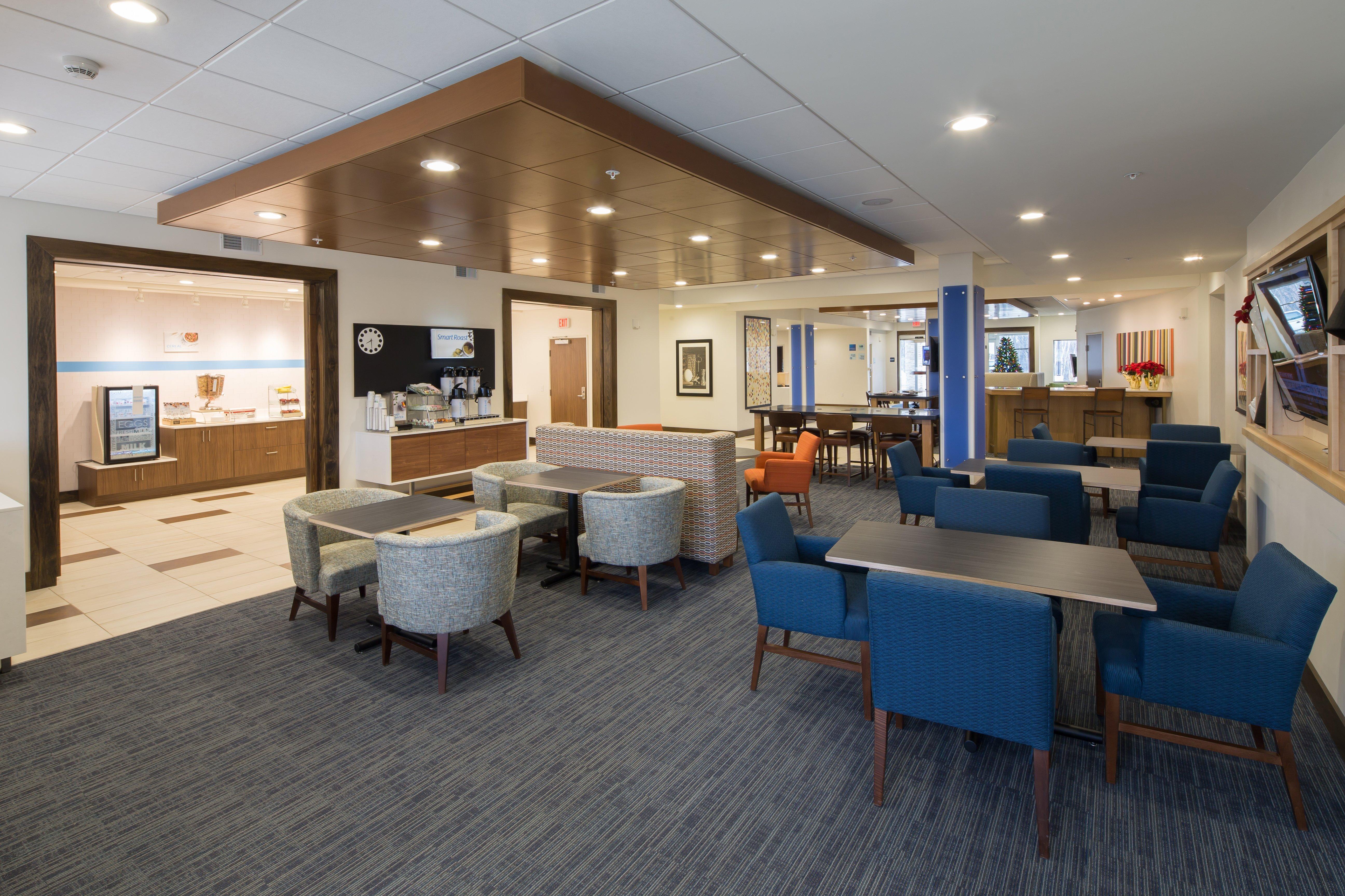 Holiday Inn Express & Suites Alpena - Downtown By Ihg Esterno foto