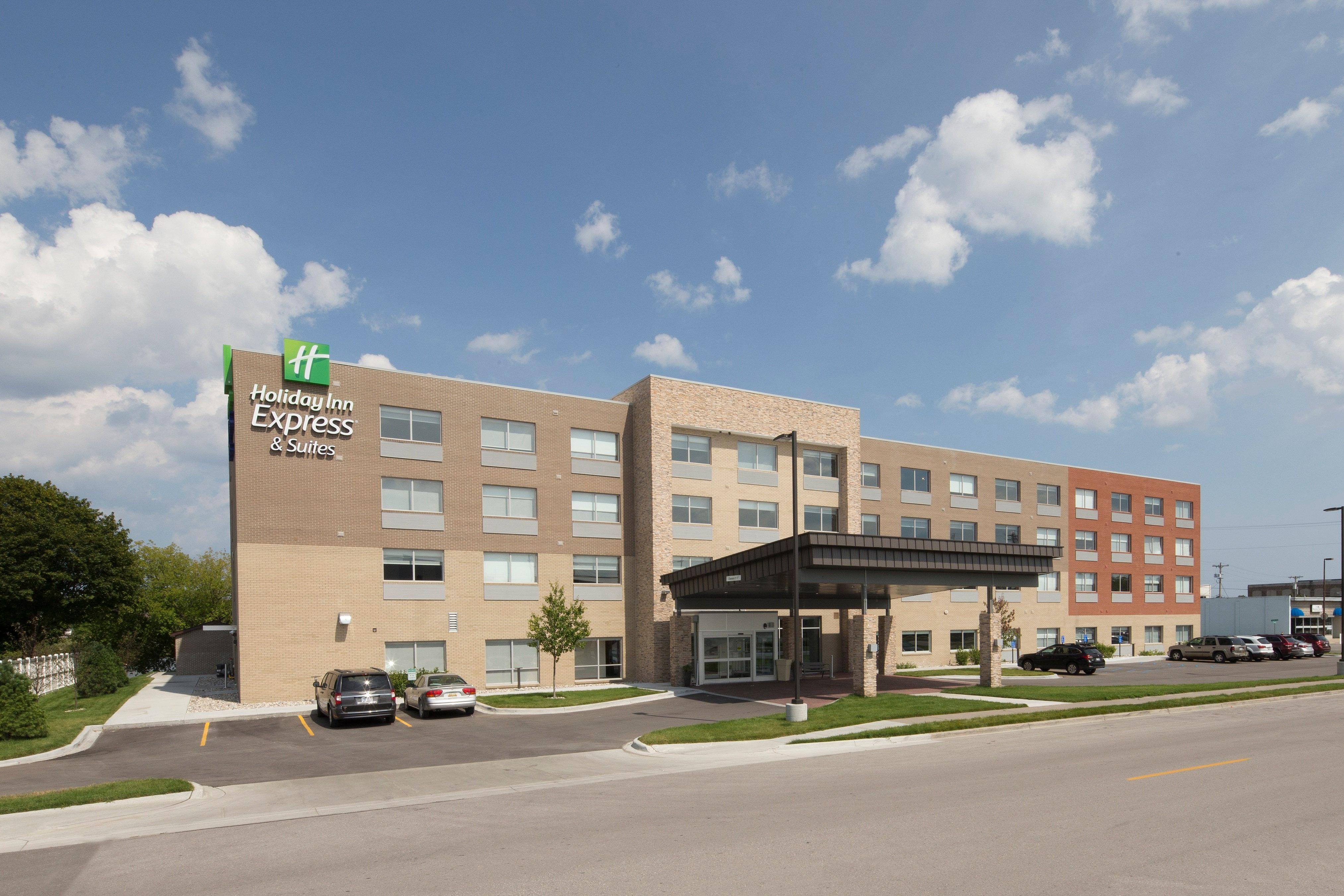 Holiday Inn Express & Suites Alpena - Downtown By Ihg Esterno foto