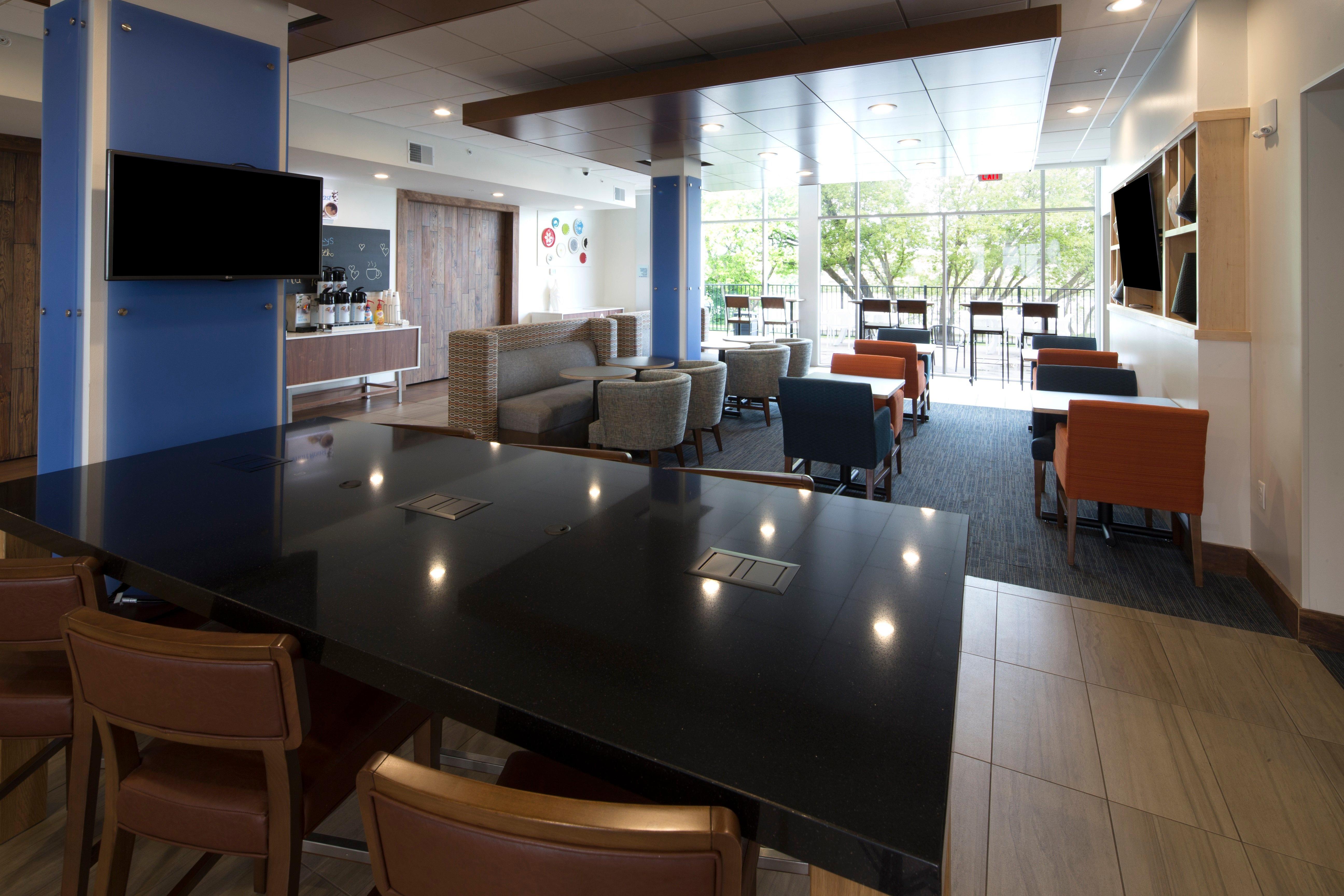 Holiday Inn Express & Suites Alpena - Downtown By Ihg Esterno foto