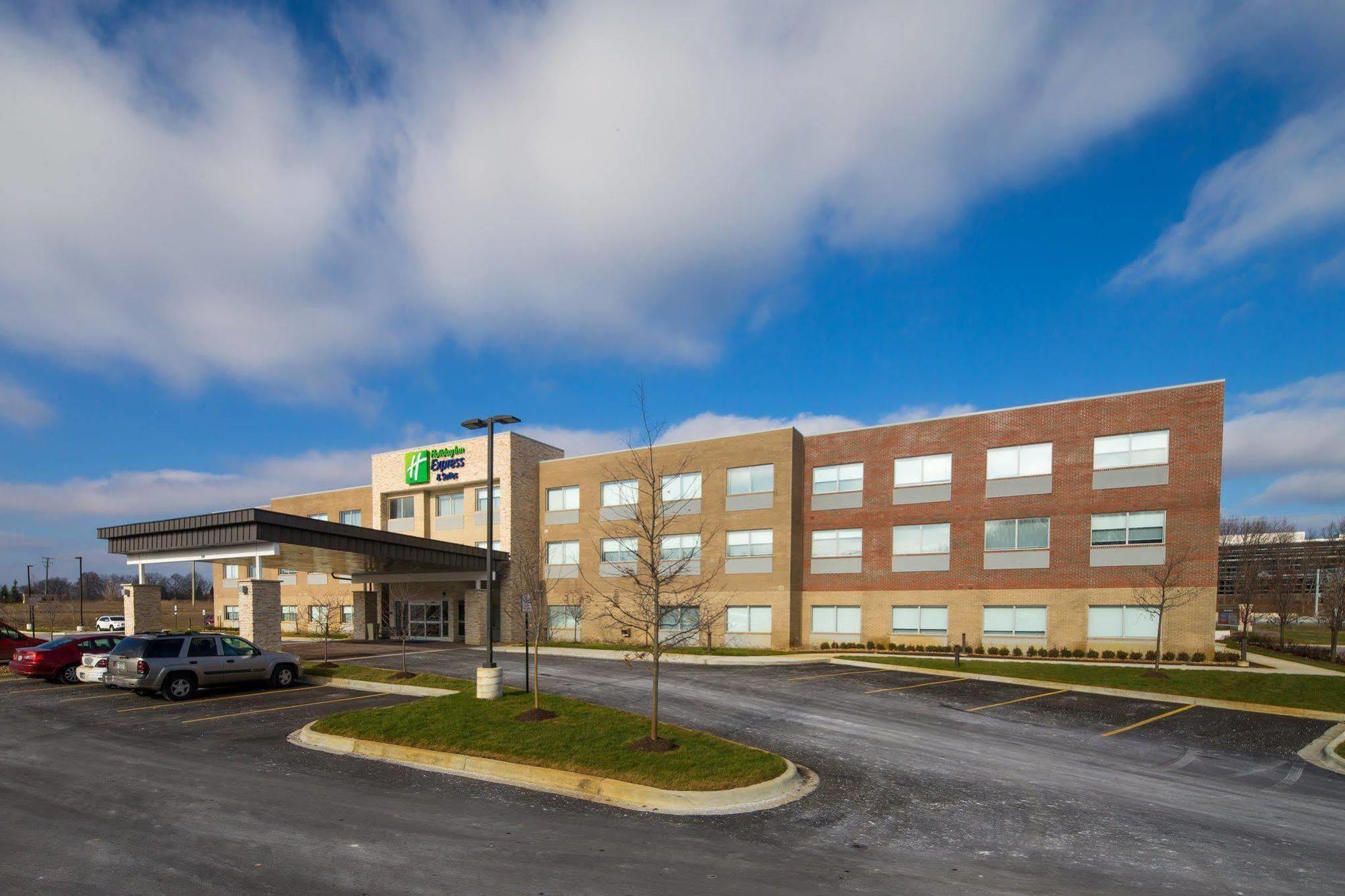 Holiday Inn Express & Suites Alpena - Downtown By Ihg Esterno foto