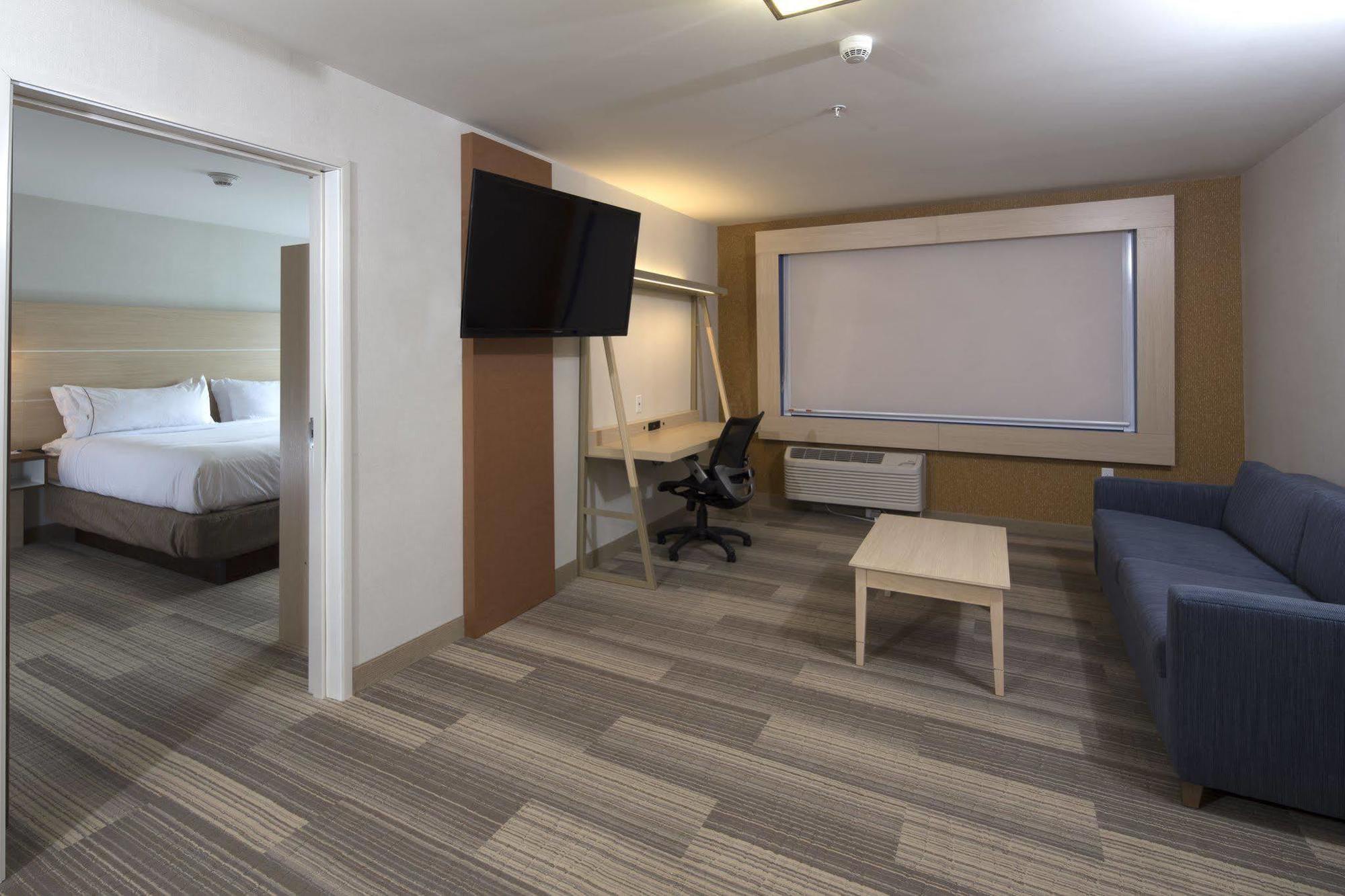 Holiday Inn Express & Suites Alpena - Downtown By Ihg Esterno foto